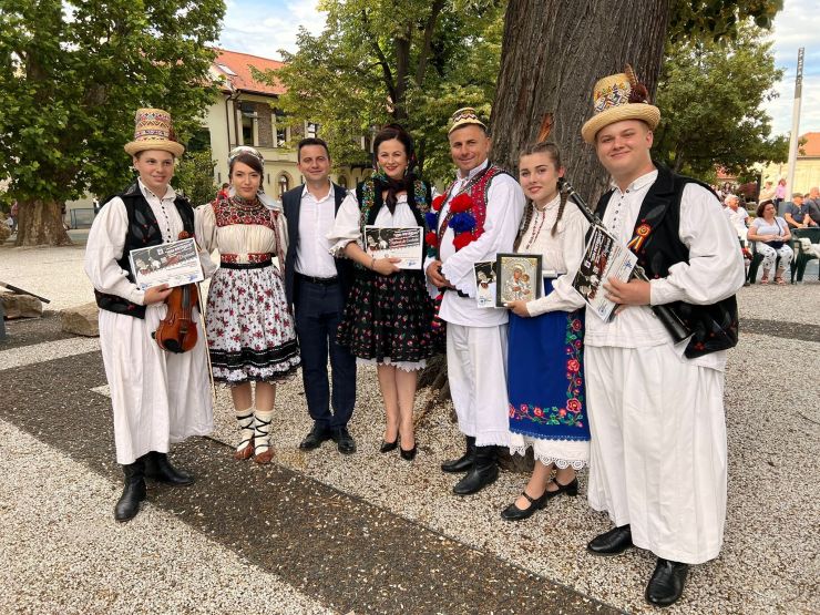Tineri artiști sătmăreni, premiați la cea de-a XIV-a ediție a Festivalului Național Concurs de Folclor „Ion Petreuș”