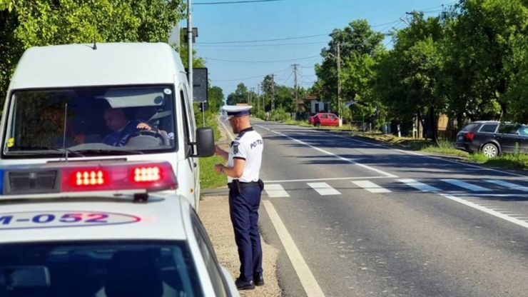 Șofer (61 ani) cu dreptul de a conduce suspendat, prins la plimbare pe străzile din Carei