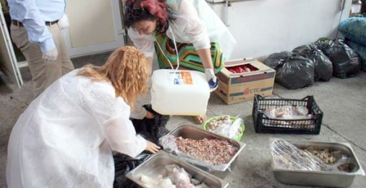 Fast-food din Satu Mare și magazin alimentar din Botiz amendate cu 2.400 de lei