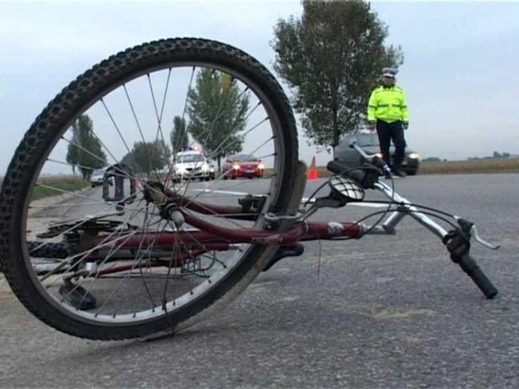 Un șofer (72 ani) din Negrești-Oaș a accidentat un biciclist, după care a fugit de la locul faptei