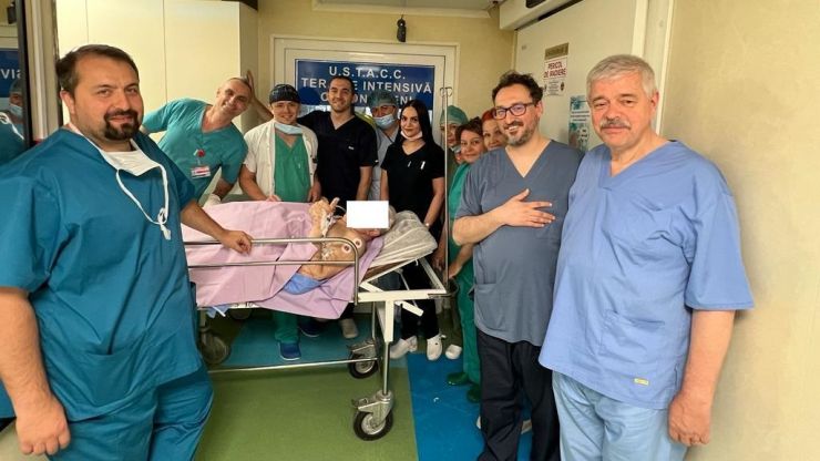 Premieră națională la Spitalul Clinic Județean de Urgență Bihor. În timpul procedurii, funcția plămânului a fost preluată de ECMO