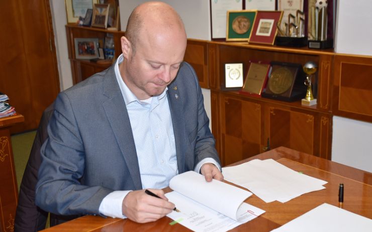 Primarul Kereskényi Gábor a semnat actul adițional la contractul de finanțare încheiat cu Ministerul Dezvoltării