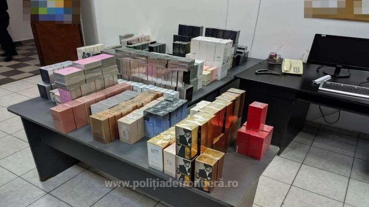 Sute de parfumuri contrafăcute, în valoare de peste 100.000 lei, confiscate la Petea