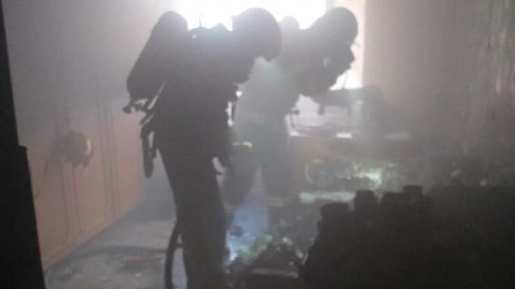 FOTO | Incendiu la un apartament de pe strada Belșugului